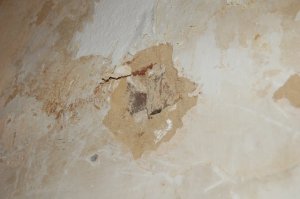 Löcher in der Wand....je tiefer je besser